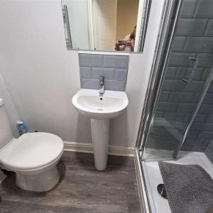 Woodborough Road, Nottingham, NG3 - Photo 2