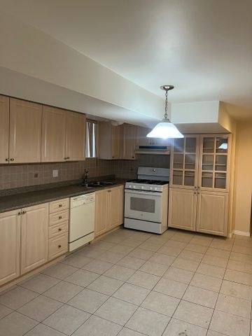 For Lease - 6 Kingsdown Drive Unit# Bsmt, Toronto, Ontario - Photo 4