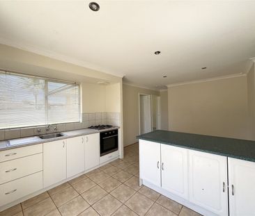 Spacious 3x1 Home with a Generous Outdoor Area - Photo 3