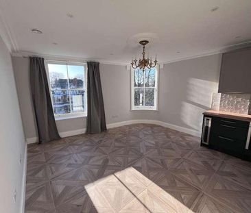 Bridge Road, Hampton Court Village, East Molesey, Surrey, KT8 - Photo 1