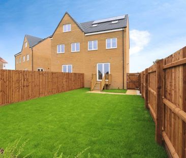 3 bedroom semi-detached house to rent - Photo 5