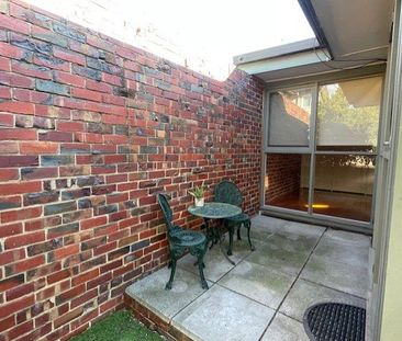 5/6 Merton Street, Ivanhoe - Photo 1