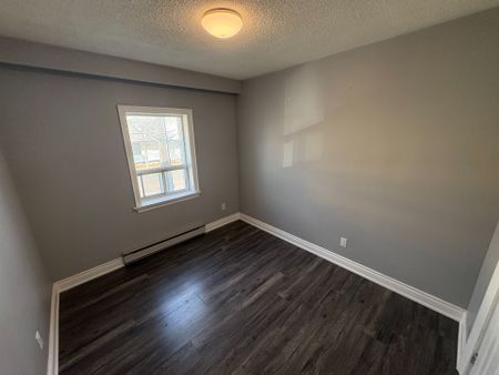 For Lease - 739 The Queensway N/A Unit# A, Toronto, Ontario - Photo 4