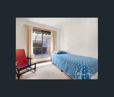 Charming Beachside Family Home - Photo 6