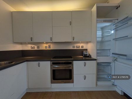 1 bedroom flat to rent - Photo 5