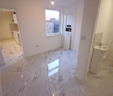 3 bedroom semi-detached house to rent - Photo 6