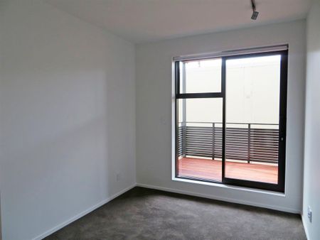 THE FIREMAN'S APARTMENTS - PETONE - Photo 2