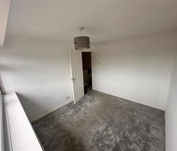 3 Bedroom Town House For Rent in St Michaels Avenue, Manchester - Photo 3