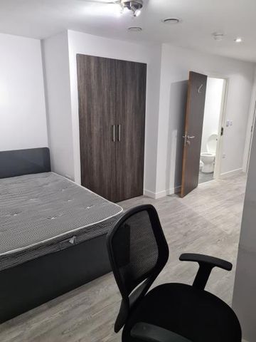 5 bedroom flat share to rent - Photo 5