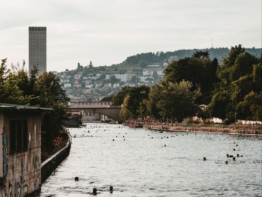 CHAMBRE ÉLÉGANTE 4.5 APPARTEMENT AU MILIEU DE LA VILLE - Foto 1