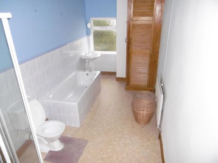 2 bedroom terraced house to rent - Photo 2