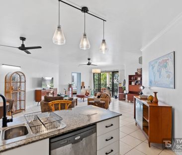 Top Floor Living in the Heart of the CBD – Light, Breezy & Beautifu... - Photo 3