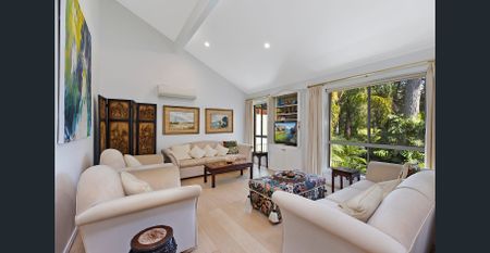 Family Home Backing Bushland Reserve - Photo 2