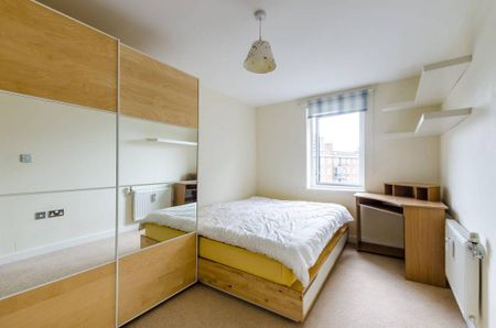 3 bedroom flat to rent - Photo 3