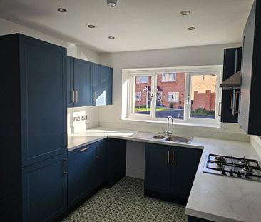 3 bedroom semi-detached house to rent - Photo 6