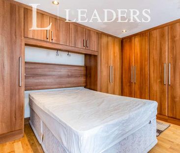 Milton Drive, Shepperton, TW17 - Photo 6