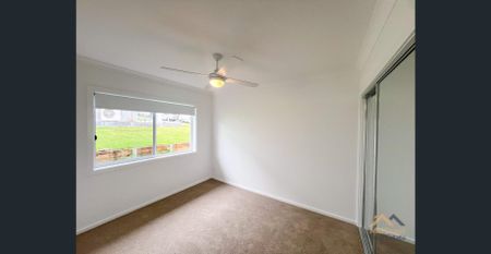 4 Bedroom Home - Walking Distance to the Beach - Photo 5