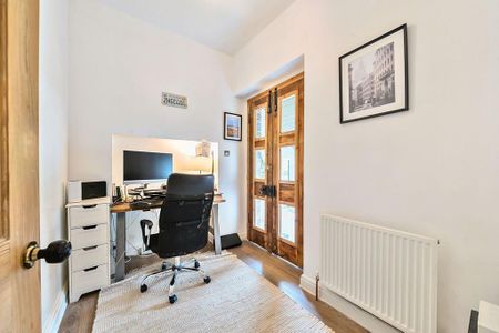 4 bedroom semi-detached house to rent - Photo 5