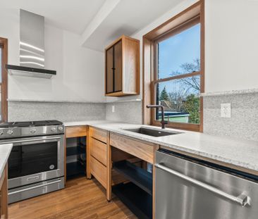 For Lease - 663 Greenwood Avenue Unit# One, Toronto, Ontario - Photo 5