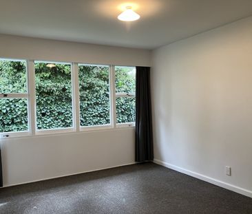 Convenient Edgeware Living – 2 bedroom unit - Photo 1