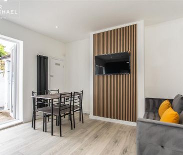 4 bedroom terraced house to rent - Photo 2