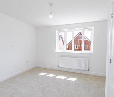 2 bedroom semi-detached house to rent - Photo 4