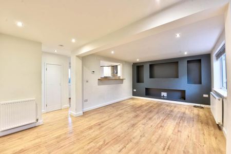 3 bedroom terraced house to rent - Photo 4