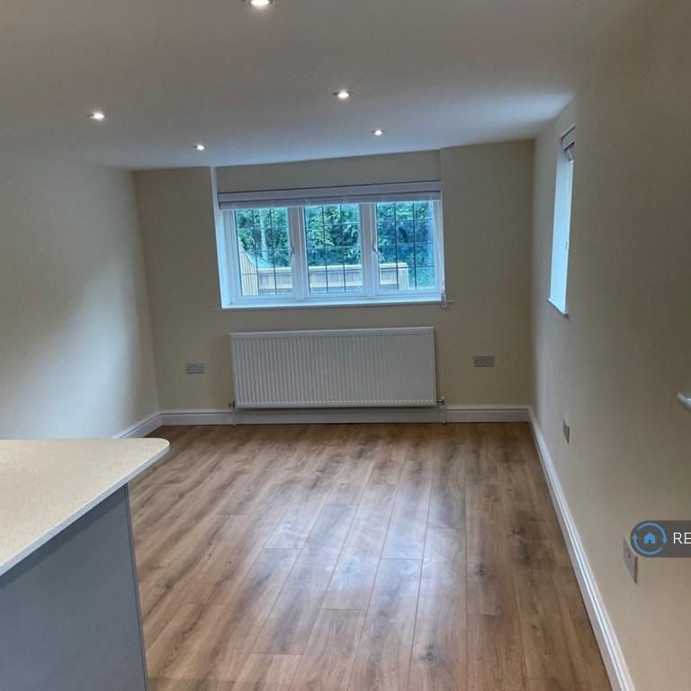 1 bedroom semi-detached house to rent - Photo 1