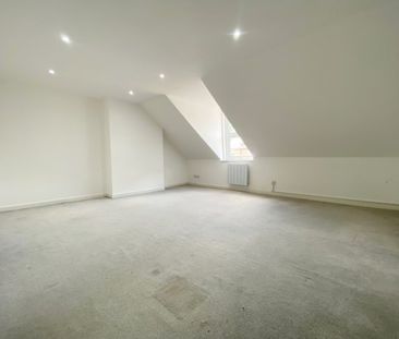 Lee High Road, London, SE13 - Photo 2