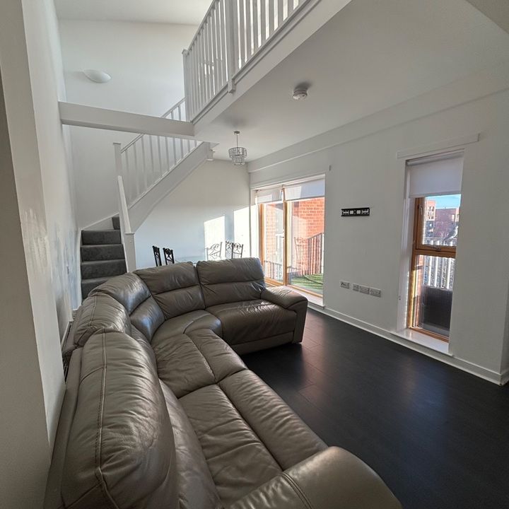 2 Bed Penthouse, Eglinton Court, G5 - Photo 1