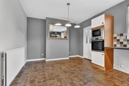 Starkey Crescent, York - Photo 2