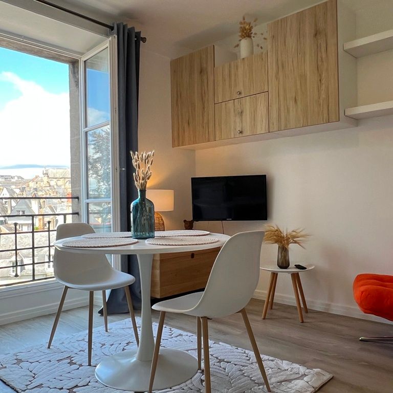 A Louer. Libre le 01/01/2026 – Quimper Centre Ville T1 Meublé avec Vue sur l’Odet ! - Photo 1