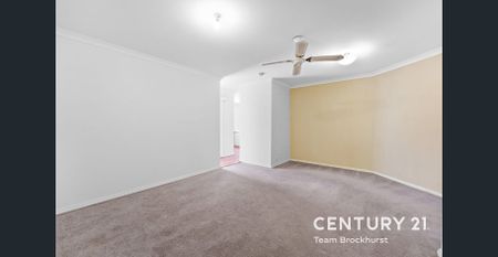 PERFECT FAMILY ENTERTAINER WITH A POOL! - Photo 2