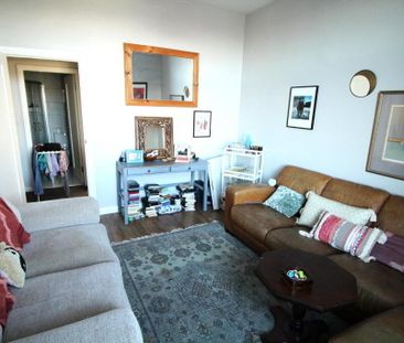 Flat 4, 8 Kinnegar Drive, Holywood, BT18 9JQ - Photo 1