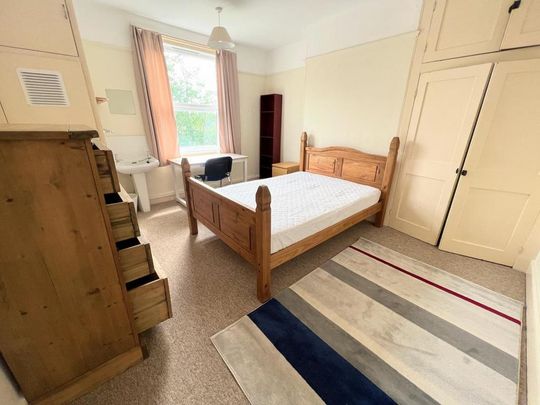 6 bedroom terraced house to rent - Photo 1