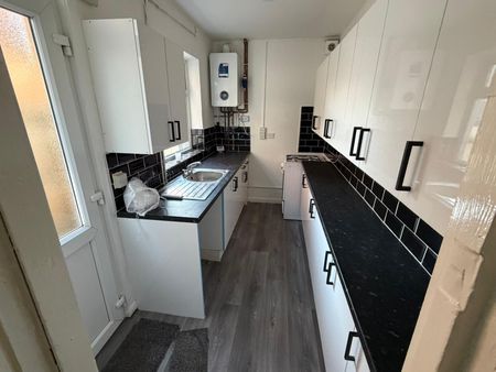 2 Bedroom property in LE3 Area - Photo 5