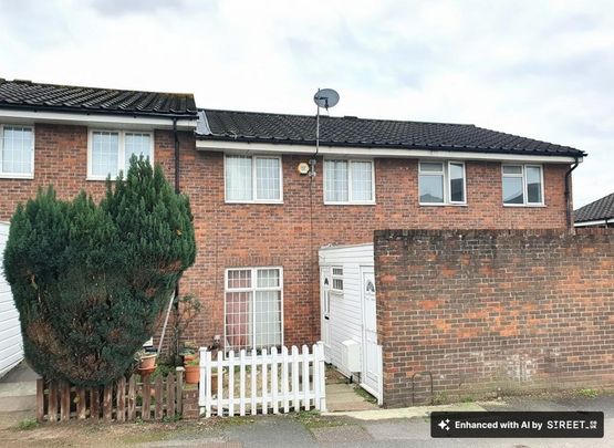 3 bedroom terraced house to rent - Photo 1