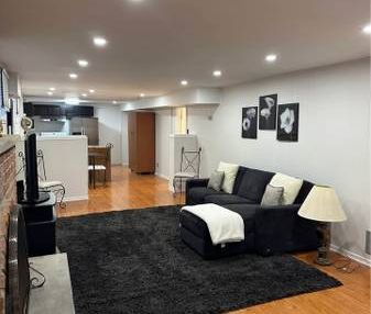 One Bedroom Basement Apartment in Erin Mills - Photo 3