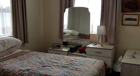 Renovated Charming 2BR Home with heat pump - Photo 5