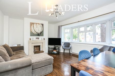 3 bedroom flat to rent Southend Road, Beckenham, BR3 - Photo 3