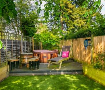 Stunning Hampton Court Sanctuary – Weekdays (plus a Furry Co-worker!) - Photo 6