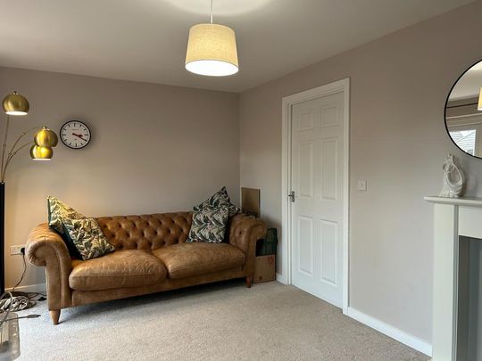 4 bedroom semi-detached house to rent - Photo 1
