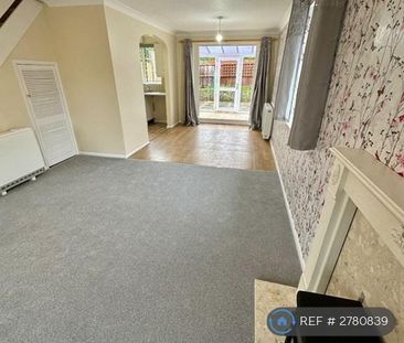 3 bedroom end of terrace house to rent - Photo 5