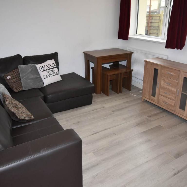 4 bedroom house to rent - Photo 1
