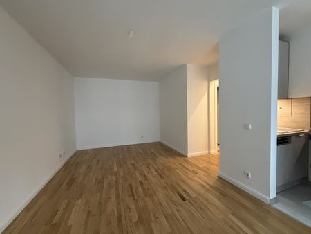„Erstbezug nach Sanierung“ – Helle 2-Zimmer-Wohnung mit Balkon, EBK und Aufzug - Photo 2