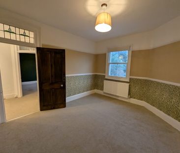 4 Bed Maisonette, Birdhurst Gardens, CR2 - Photo 6