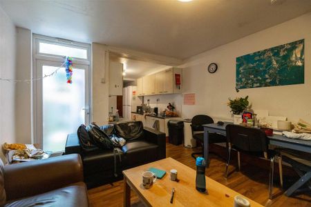 5 bedroom house to rent - Photo 2