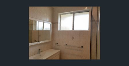 PICTURE PERFECT & TAILOR MADE FOR FAMILY LIVING IN A BOUTIQUE SETTING CLOSE TO ALL AMENITIES - Photo 4