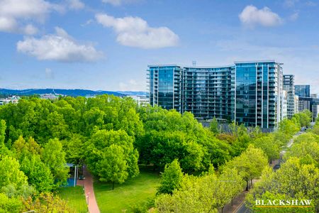 Stylish Furnished Apartment - Photo 2