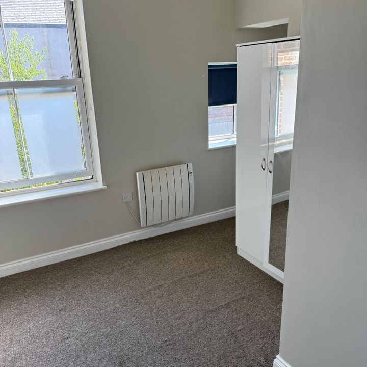 1 Bed Flat, Middle Hillgate, SK1 - Photo 1